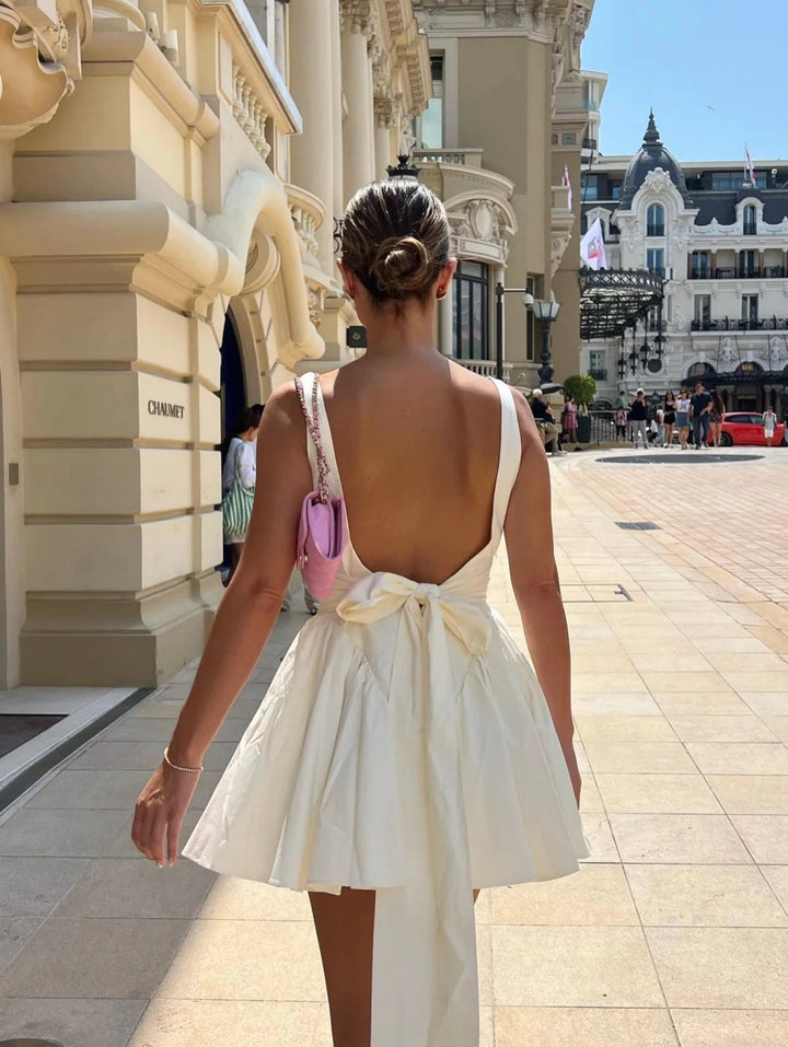 Vivina - Romantic Mini Dress with Open Back