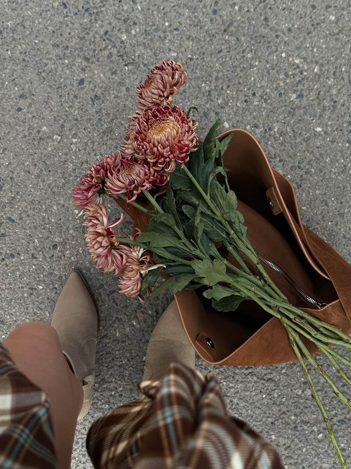 Lessly Suede Bag